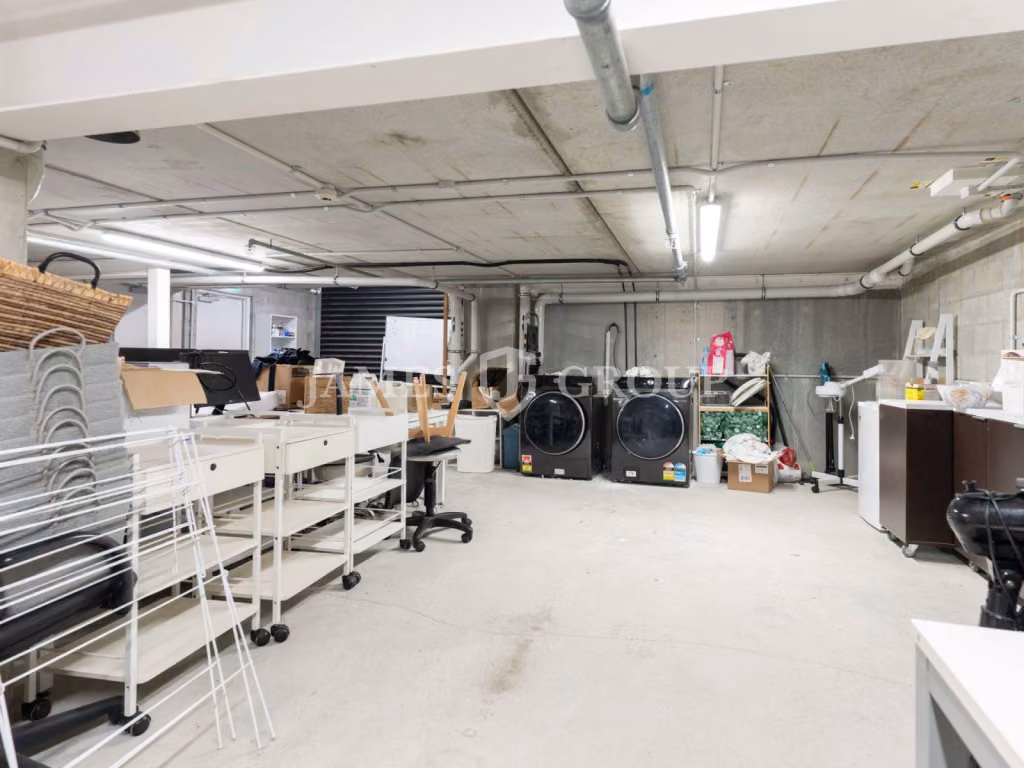 Rare High-quality Turnkey Clinic Opportunity