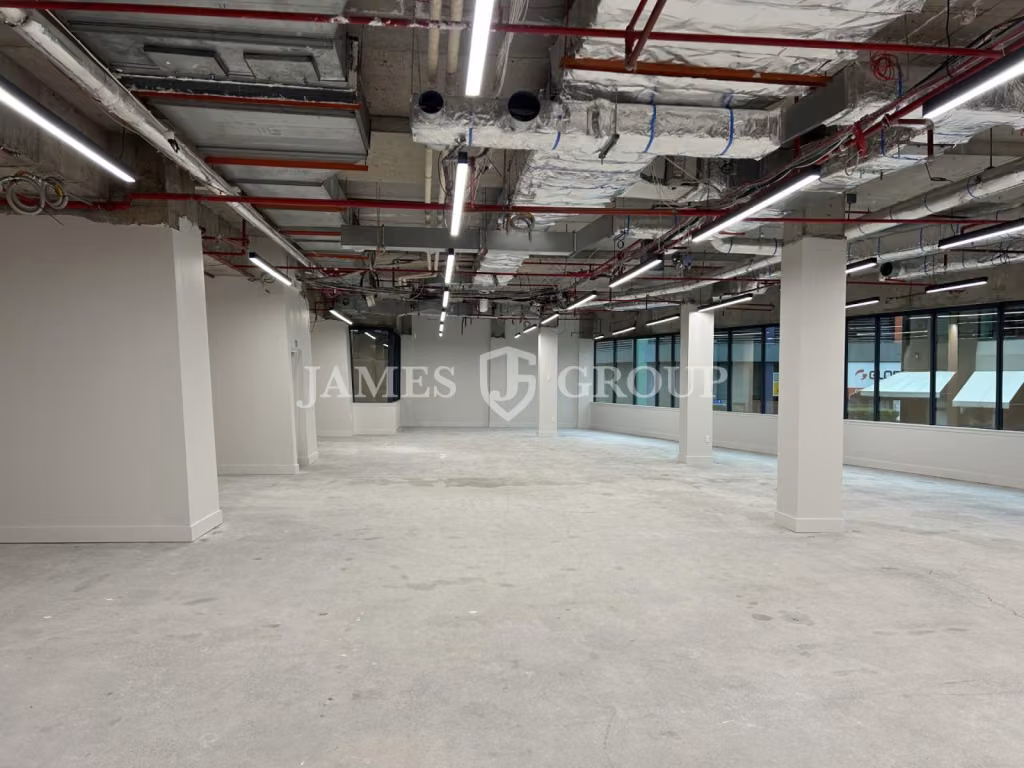 Plaza Level Office In The Heart Of The Cbd