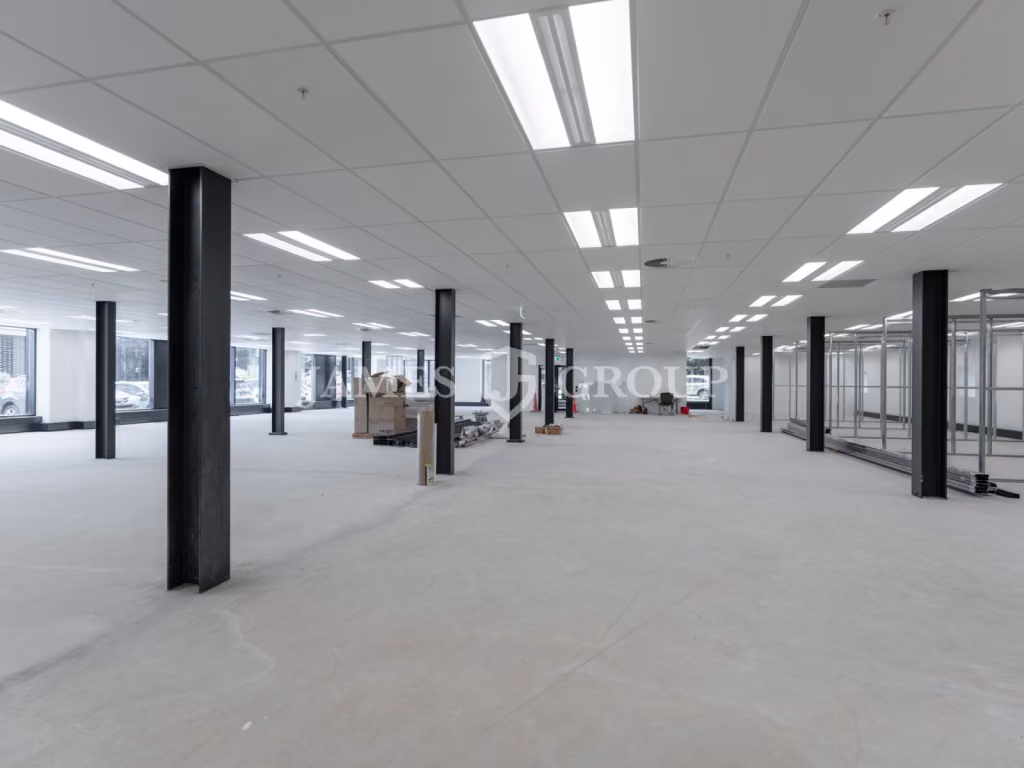 High Profile Character Office + Great Incentives