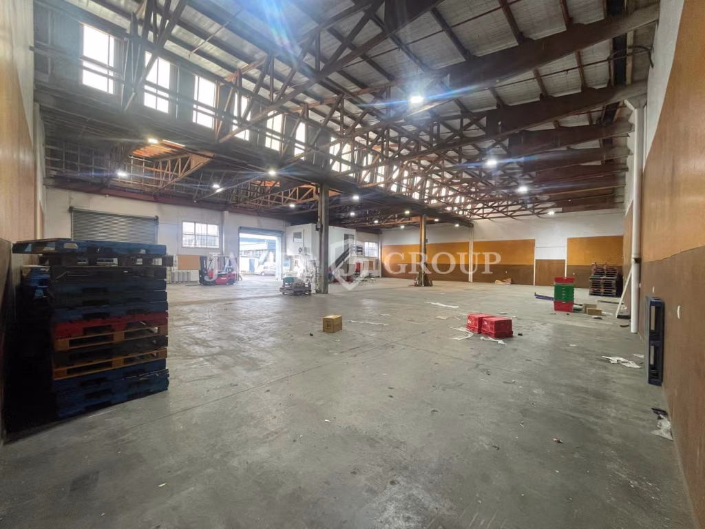 800m² High Stud Warehouse | 3 X Roller Doors