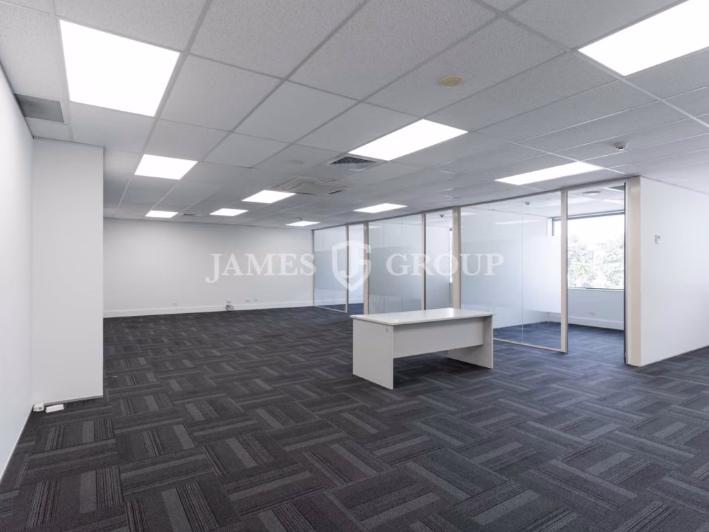 A-grade Airport Oaks Office