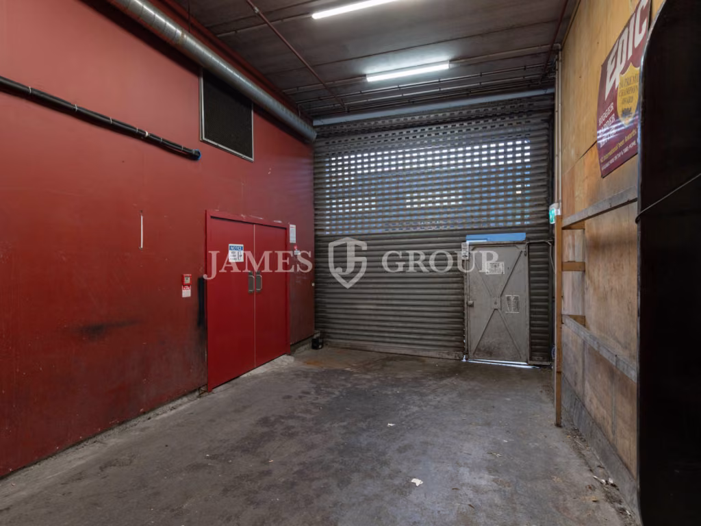 Full Floor Retail In Newmarket | 870sqm