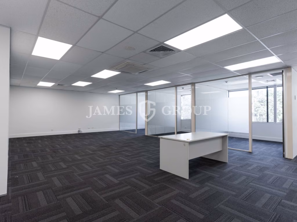 A-grade Airport Oaks Office