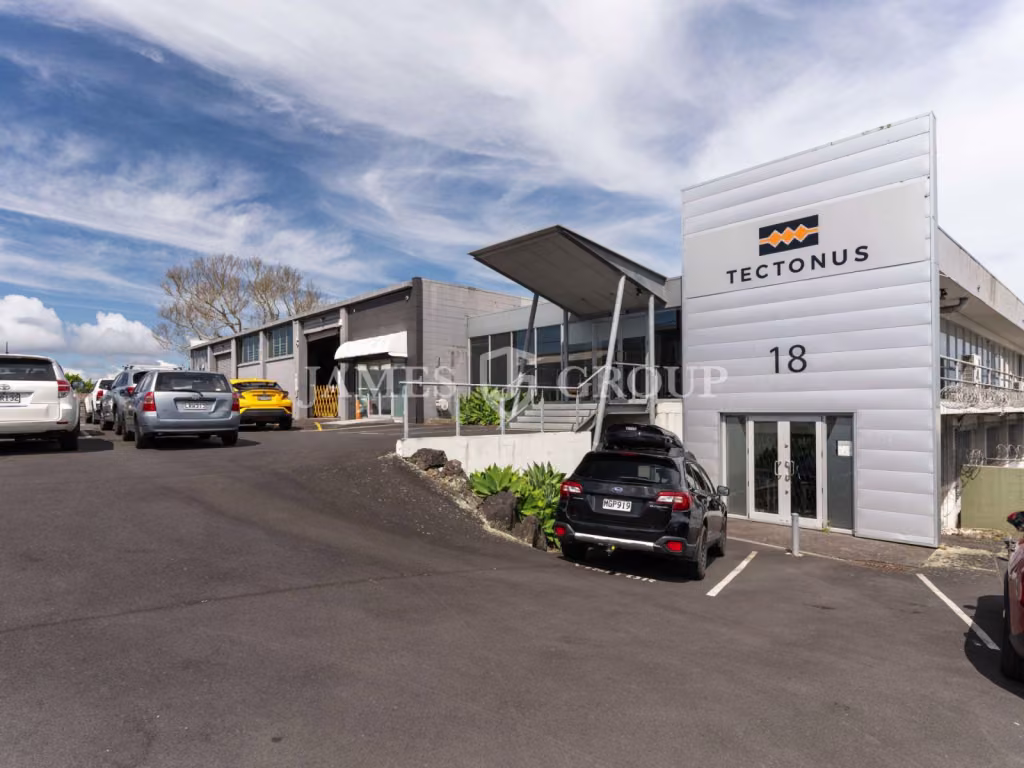 50 / 50 Warehouse & Office | 2 Mins From Motorway
