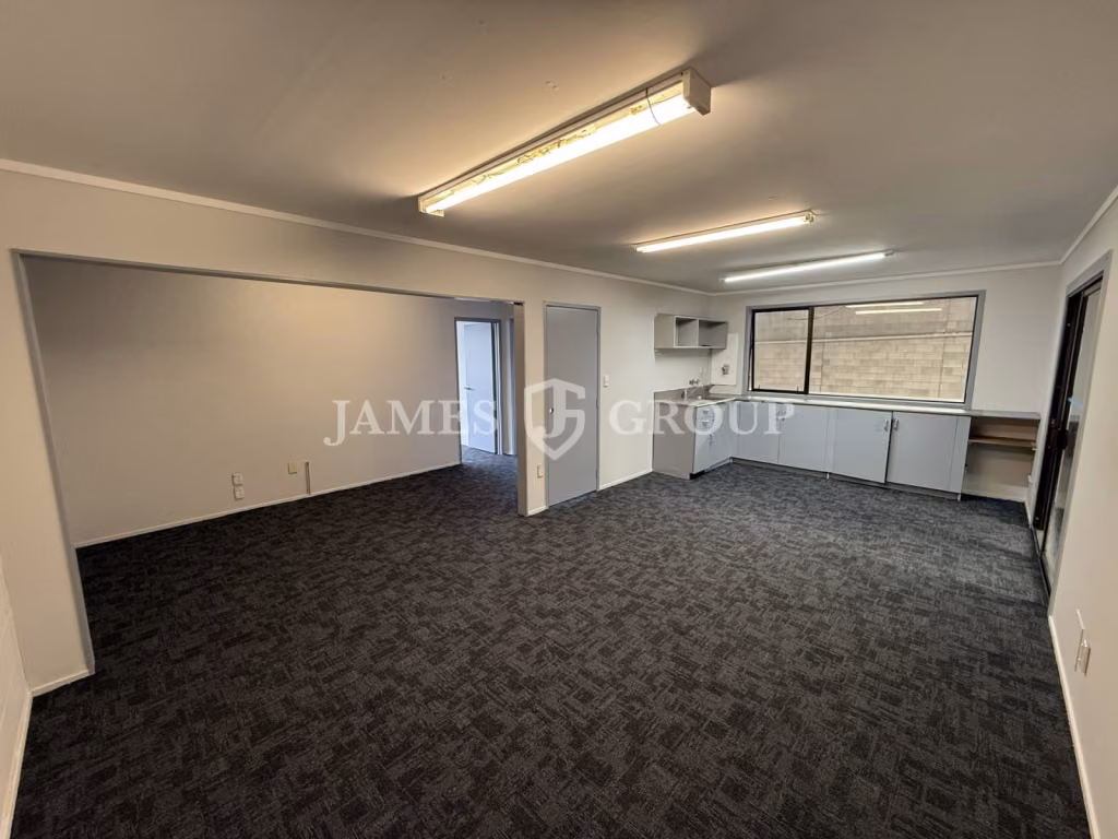 Freshly Refurbished Unit In Central East Tamaki