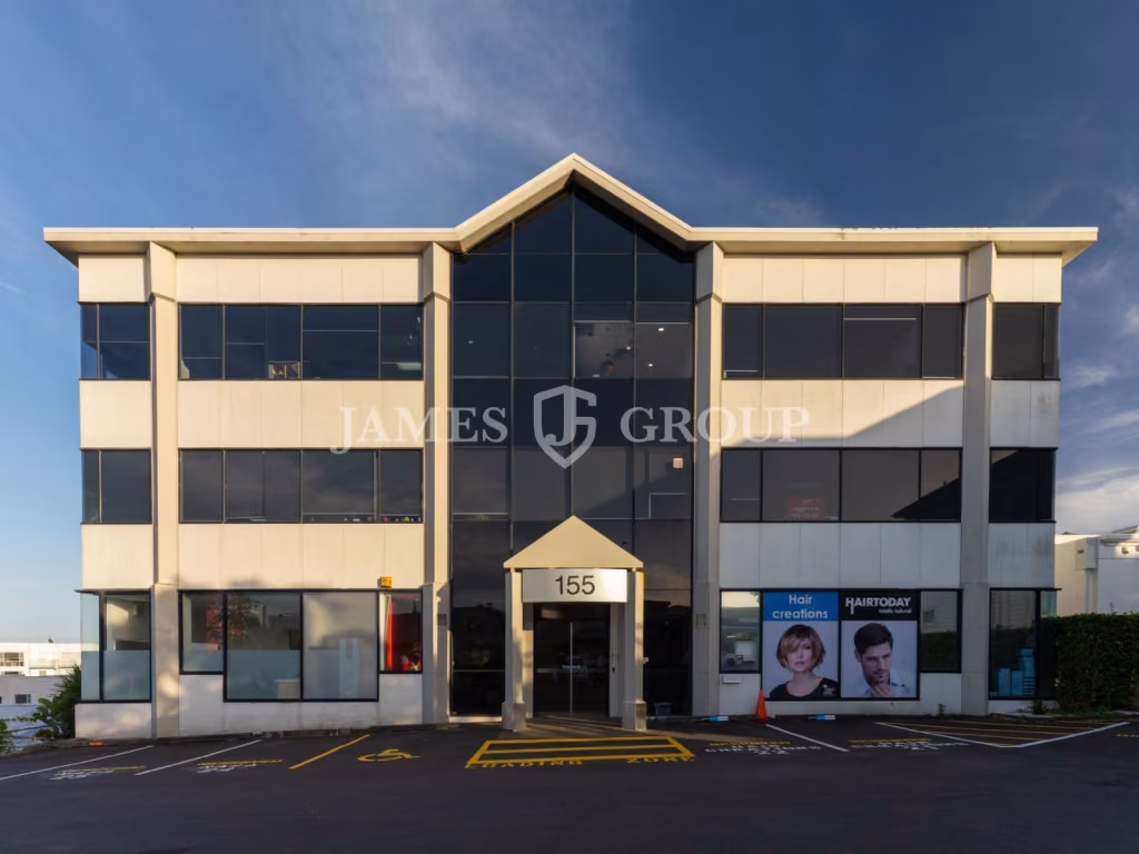 Available Now: 170m² Office With 3 Car Parks