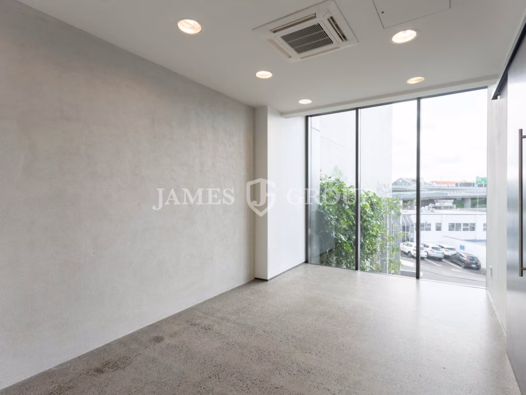 Polished Grafton Office