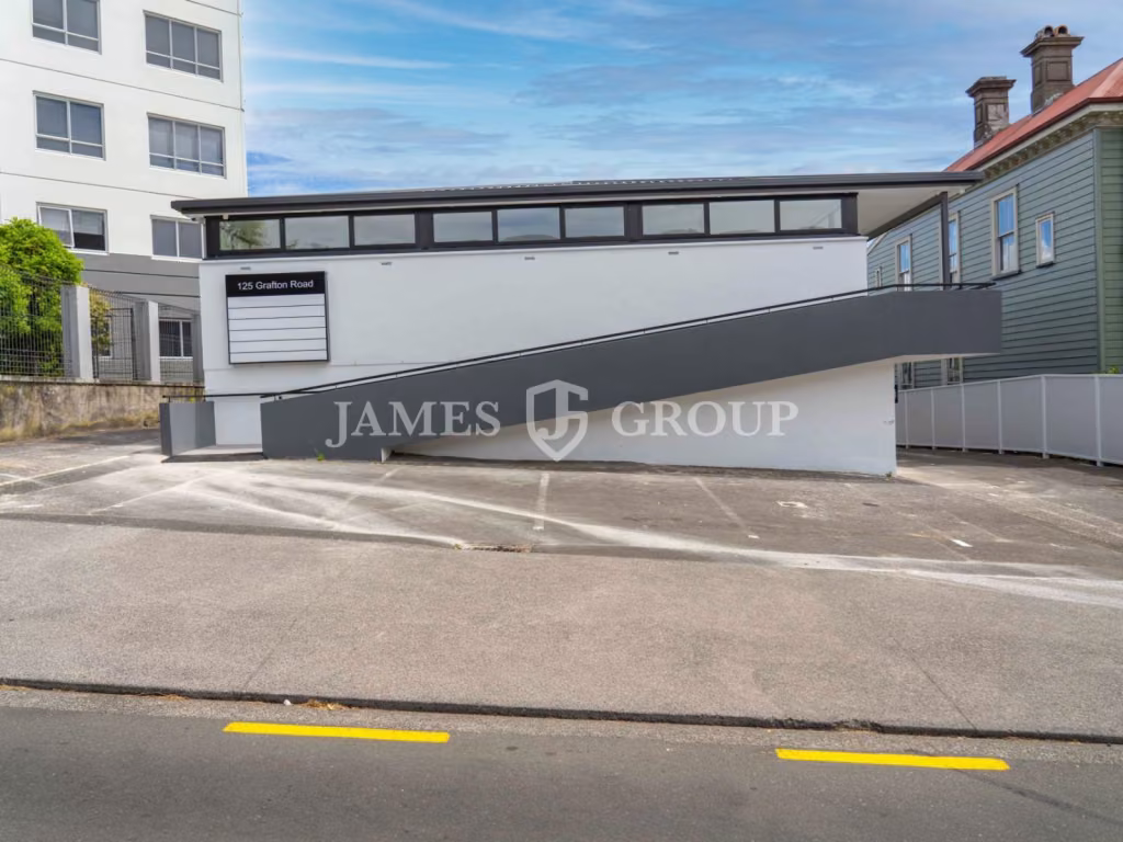 100m² Professional Office Or Medical Suite