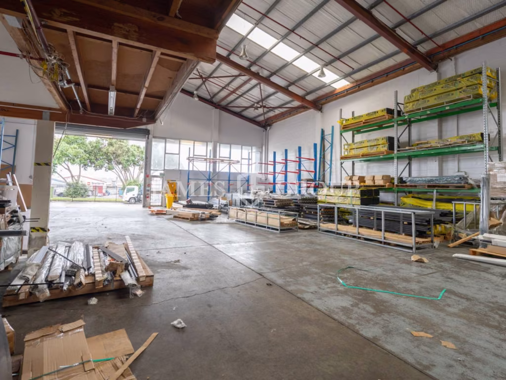 Patiki Road Warehouse & Yard | 867m²