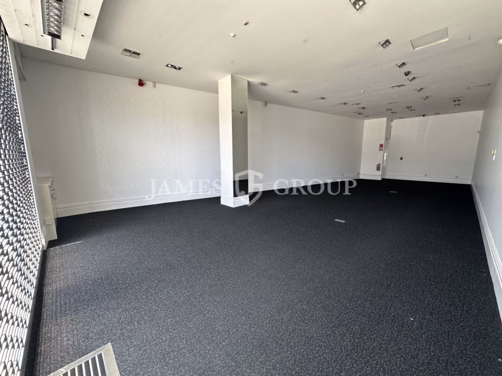 New Market Street Retail With Storage