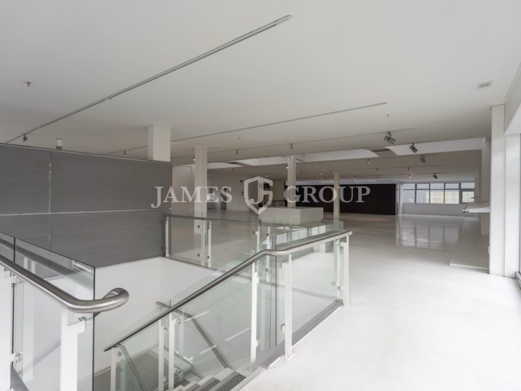 High Profile Rosebank Road Warehouse & Showroom