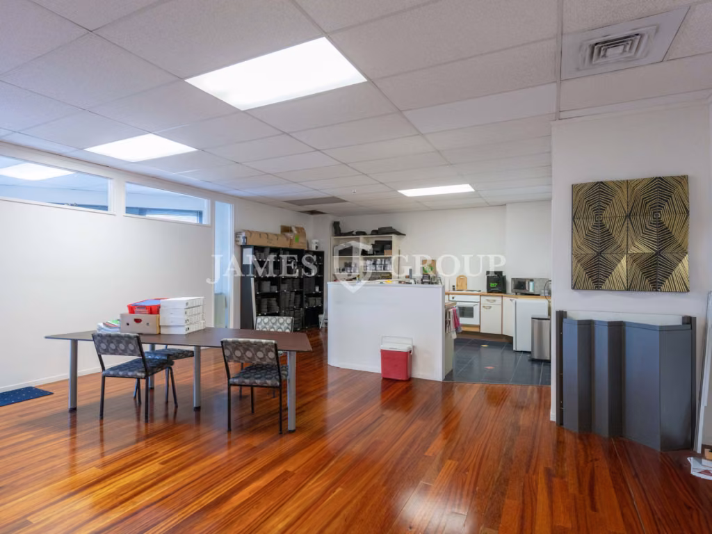 553m² Henderson Industrial | Available Now