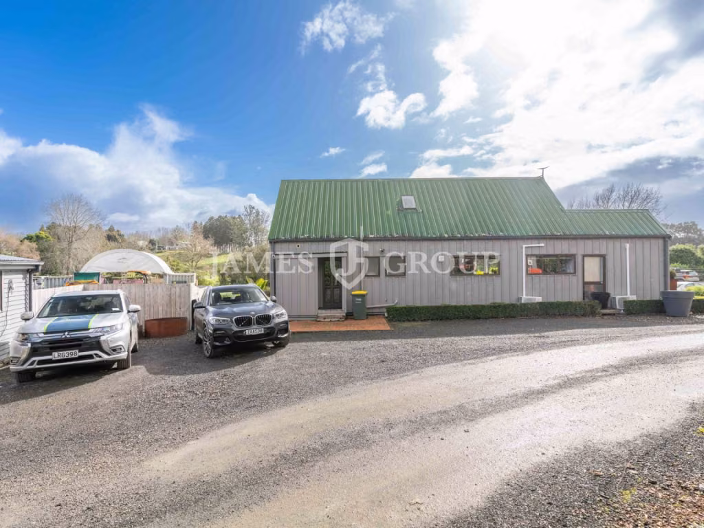 Flexible Options! Secure Yard, Office & Workshop