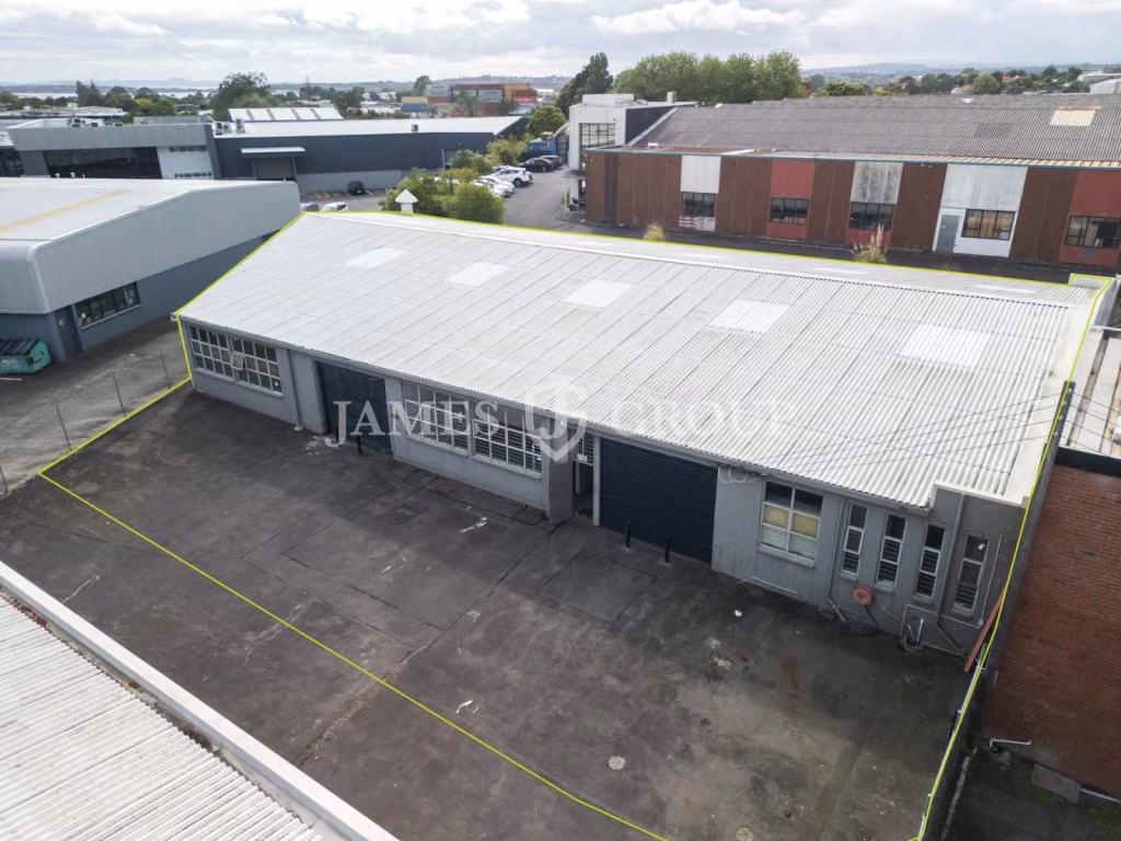 958m² Functional Warehouse + Yard