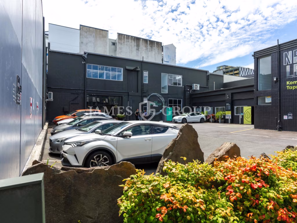 Well Located 328m² Office Space