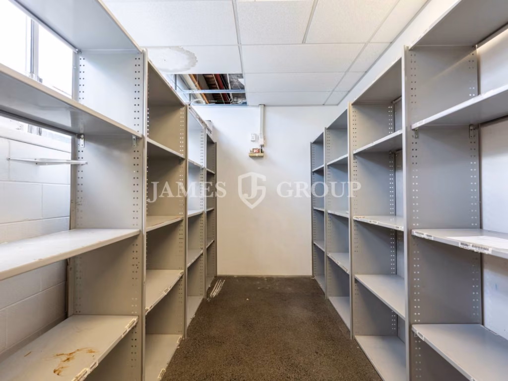 600sqm Kingsland Office With Roller Door
