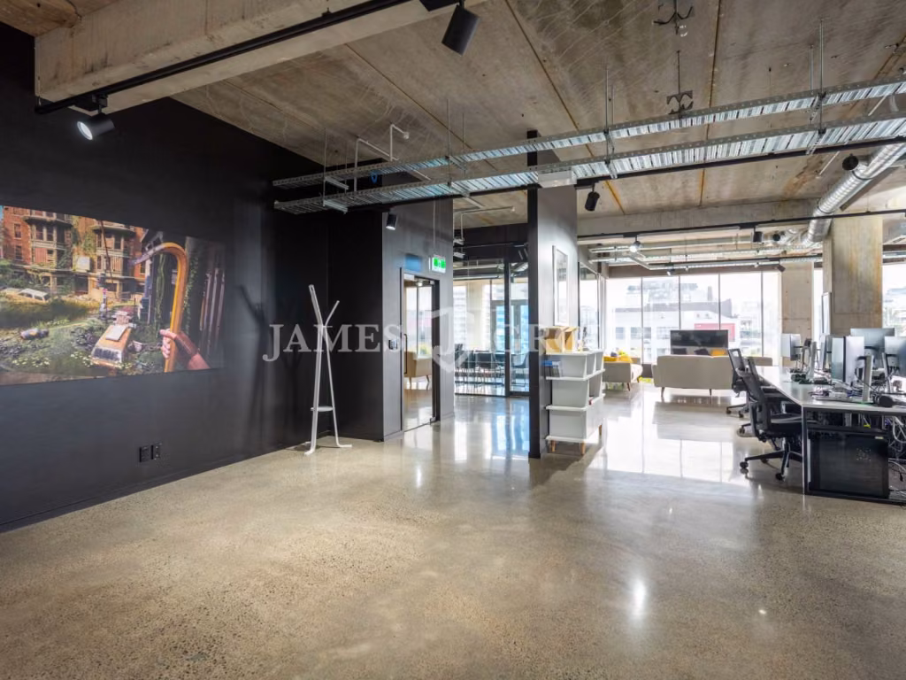 Versatile Office With Outdoor Deck On K Road