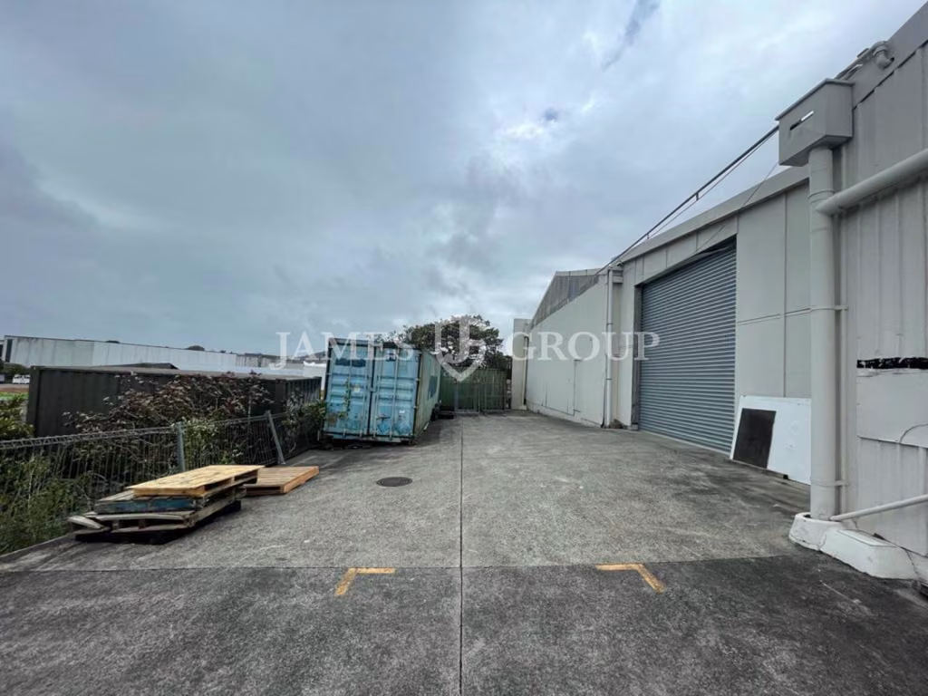 Rosebank Warehouse & Yard | Prime Motorway Access
