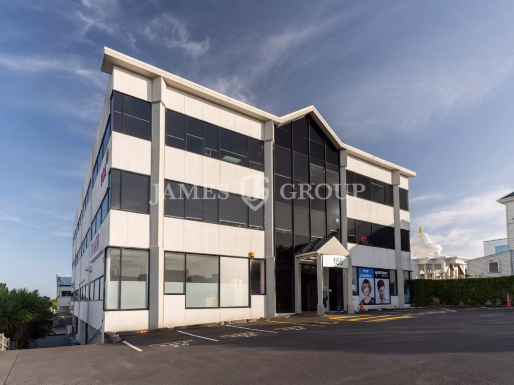 Available Now: 170m² Office With 3 Car Parks