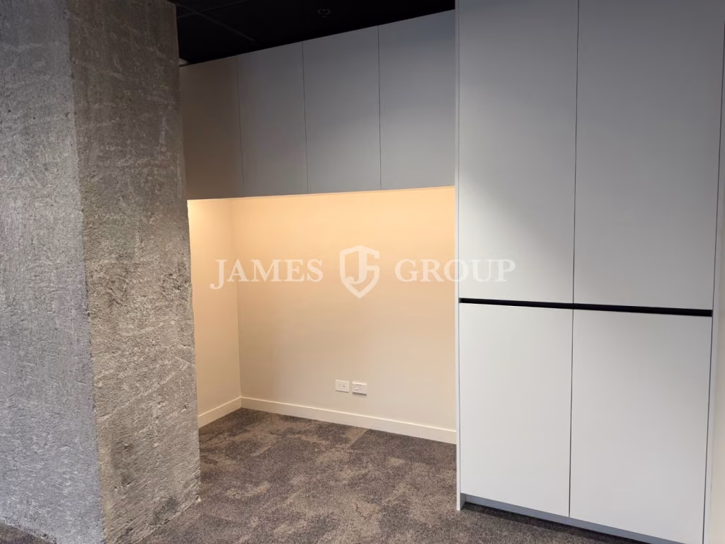 Ready-to-go Office With High Quality Fit-out