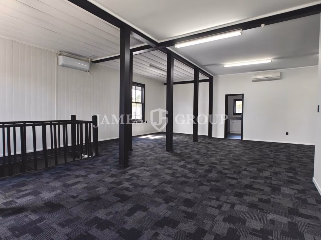High-exposure Office On Dominion Road