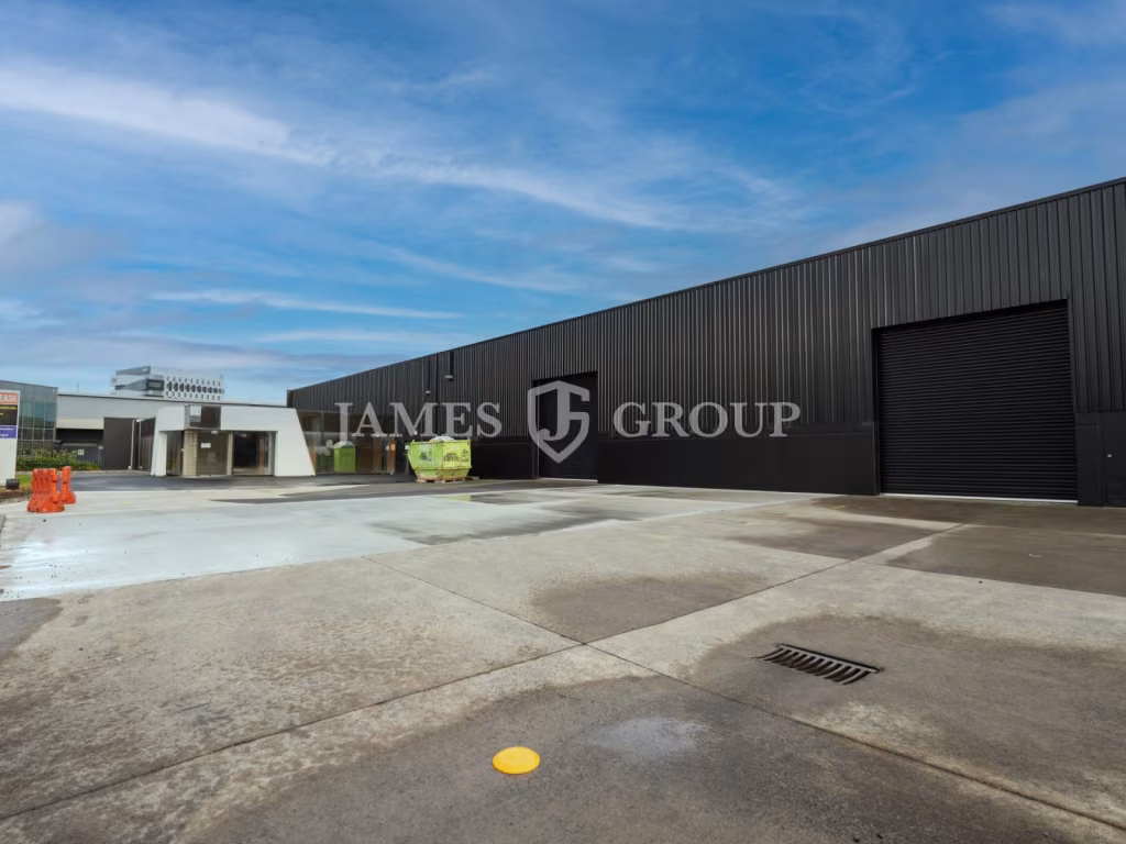 A-grade 1,601m² | Supreme Highway Visibility