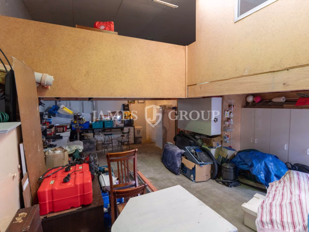 Compact Industrial Unit In Tidy Gated Complex