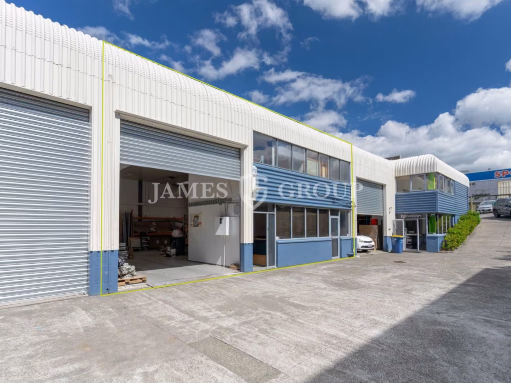 Affordable Henderson High Stud Unit | 180sqm
