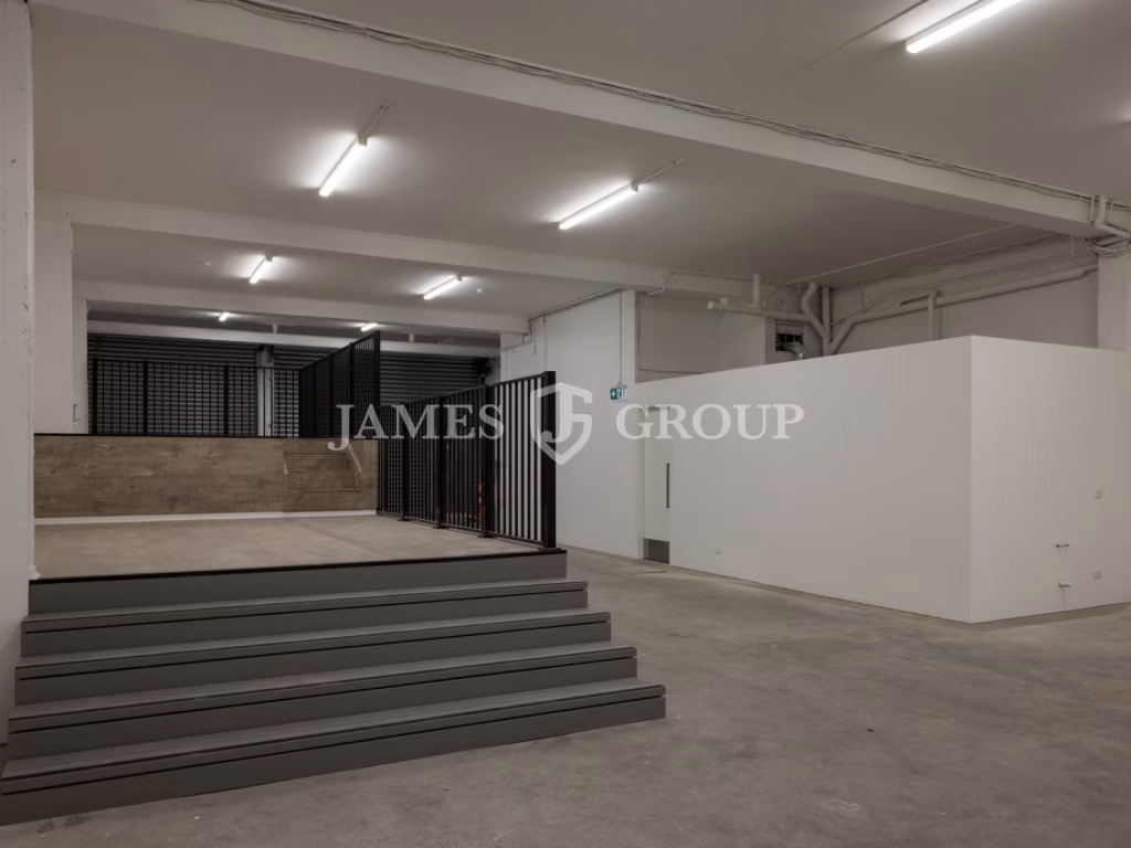 Refurbished Office And Warehouse In Prime Grafton