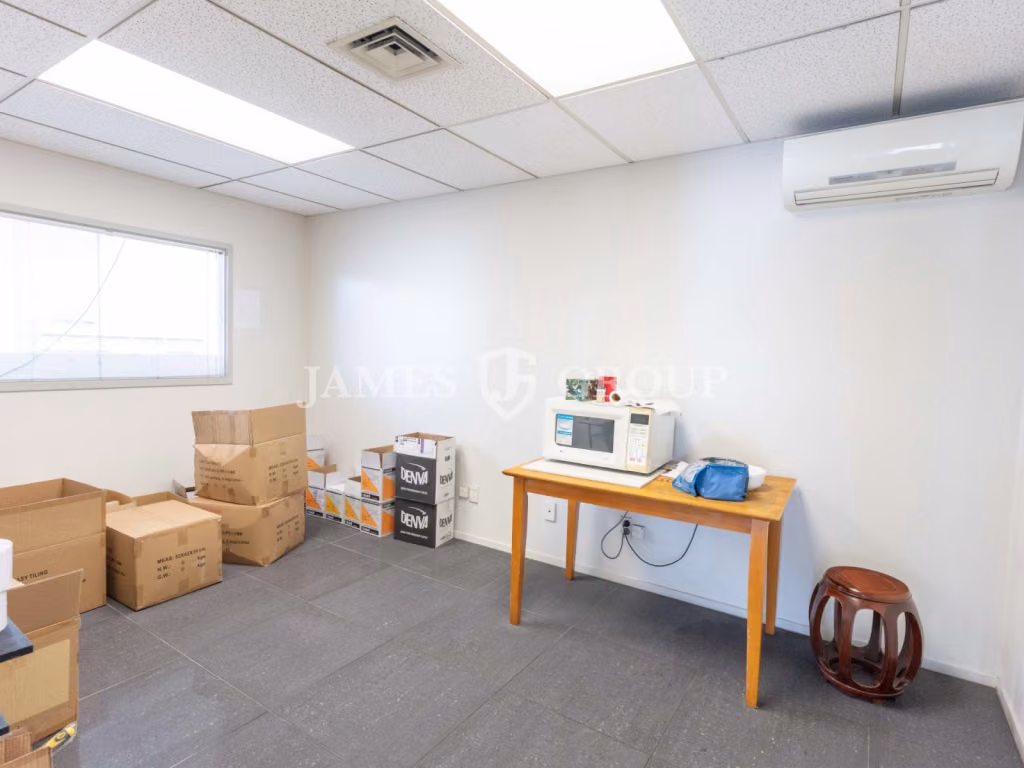 1,080m² Building | 725m² Yard | Mpi Approved