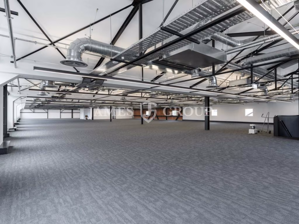 Recently Refurbished Greenlane Character Office