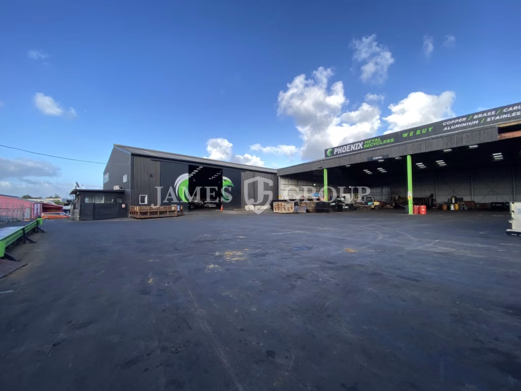 2,154m² Canopy + Yard | Penrose