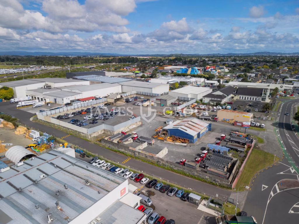 Industrial Yard With Workshop & Wash Bay