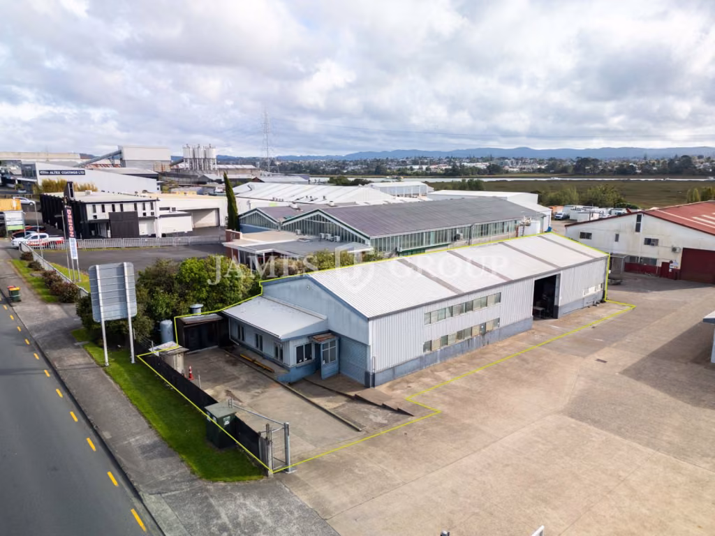 Patiki Road Gantry Warehouse + 3 Phase Power