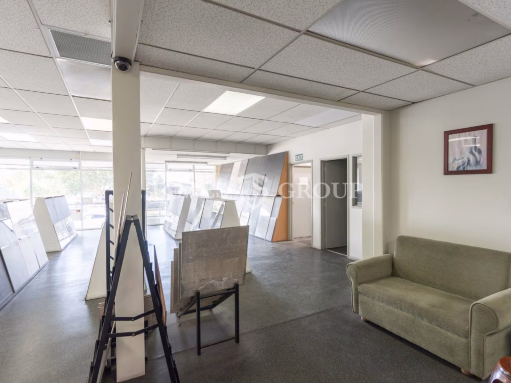 1,080m² Building | 725m² Yard | Mpi Approved
