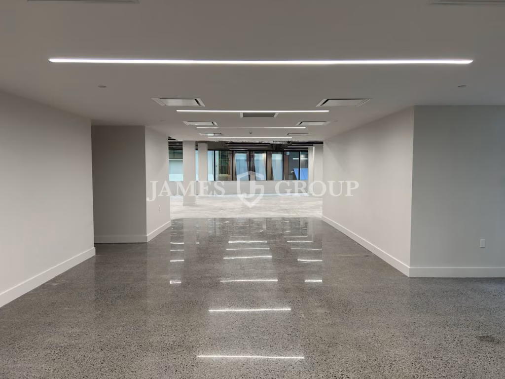 Plaza Level Office In The Heart Of The Cbd