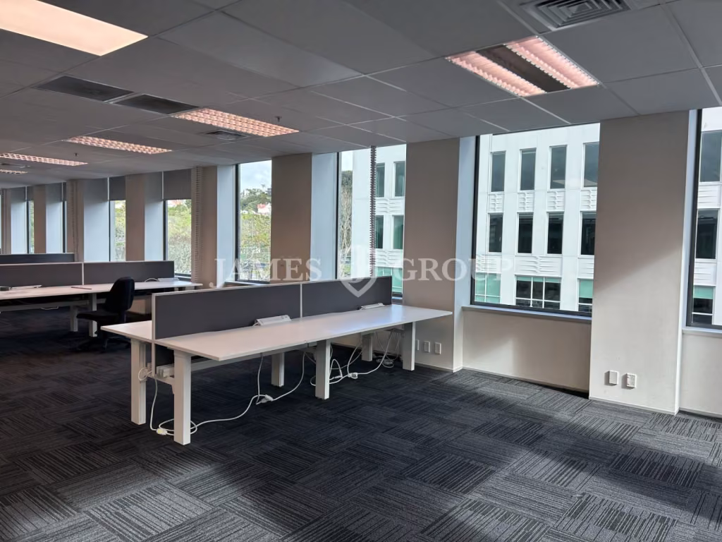 Large City Fringe Office With Flexible Layout