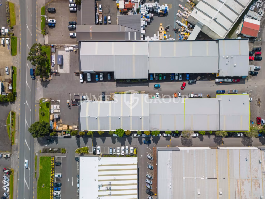 789sqm Prime Patiki Road Warehouse + 12 Carparks