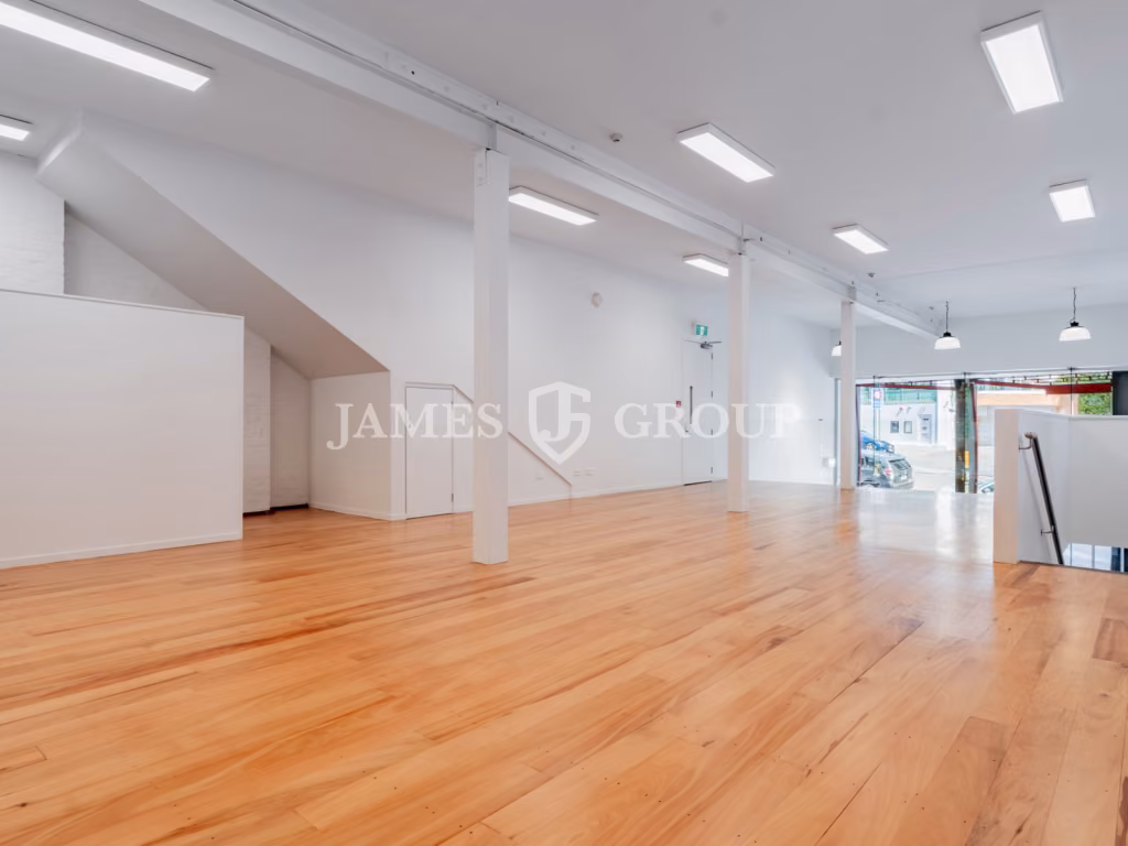 High-stud Office With Prime Exposure