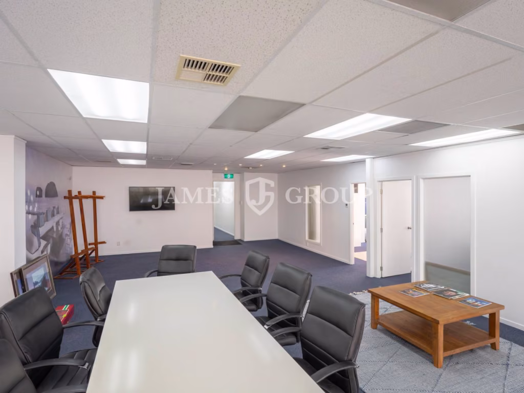 Level 5 Office In The Heart Of Newmarket