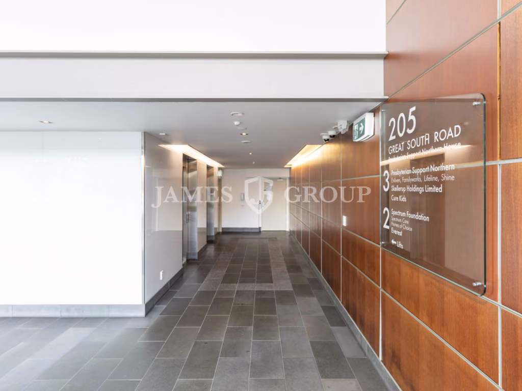 Prominent Location | 266sqm Greenlane Office