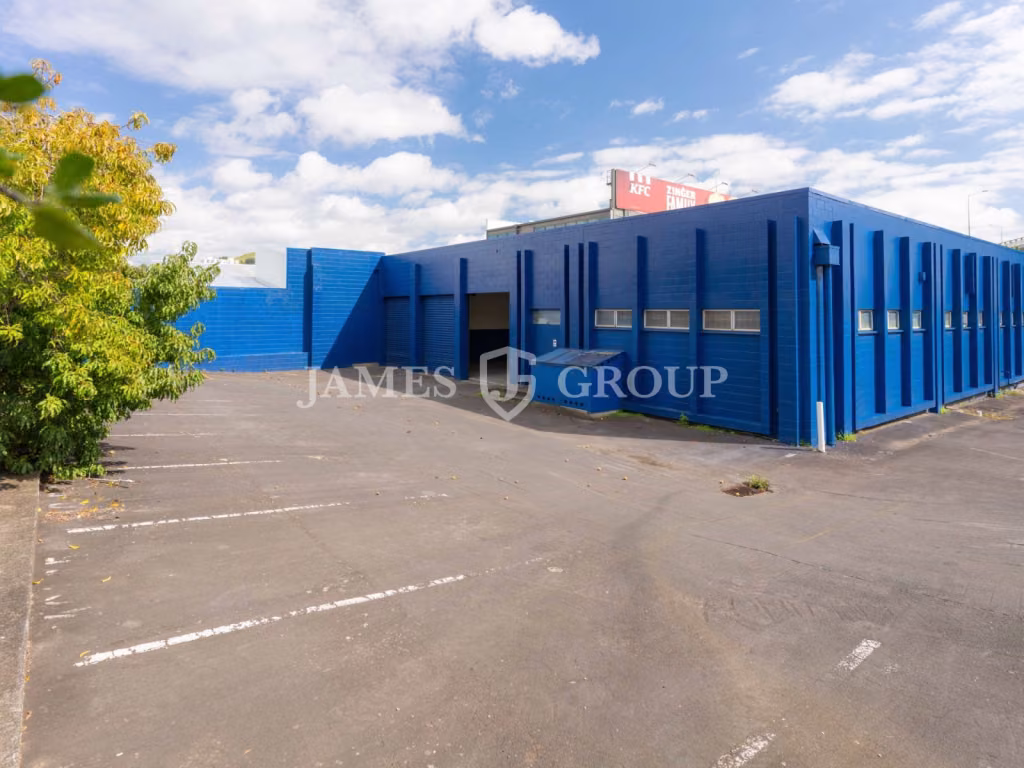 Rare Newmarket Corner Site With Profile | 22 Parks