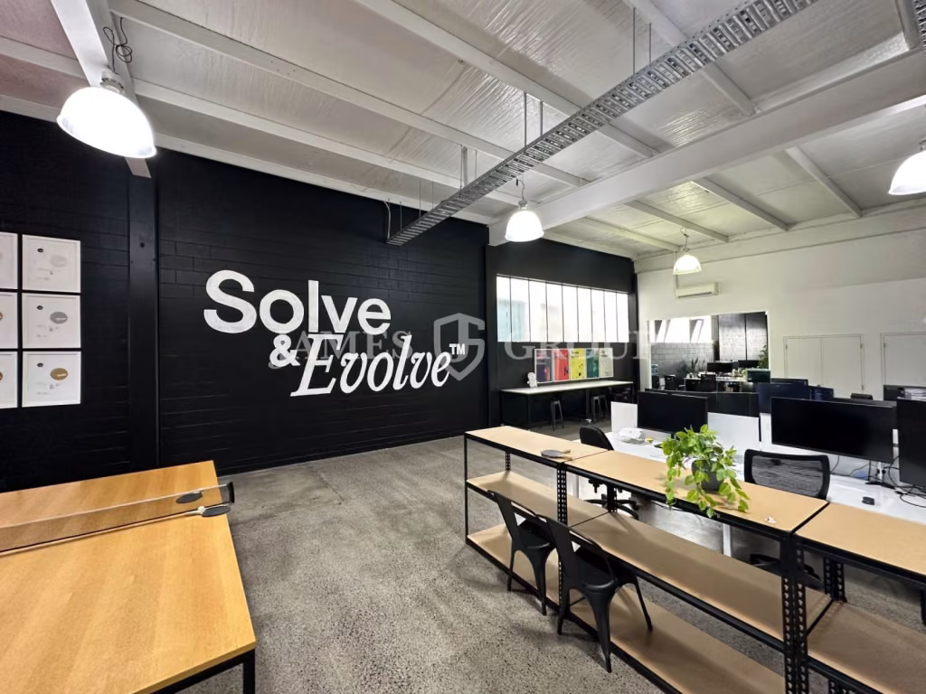 Modern Fitted Office And Extensive Amenities