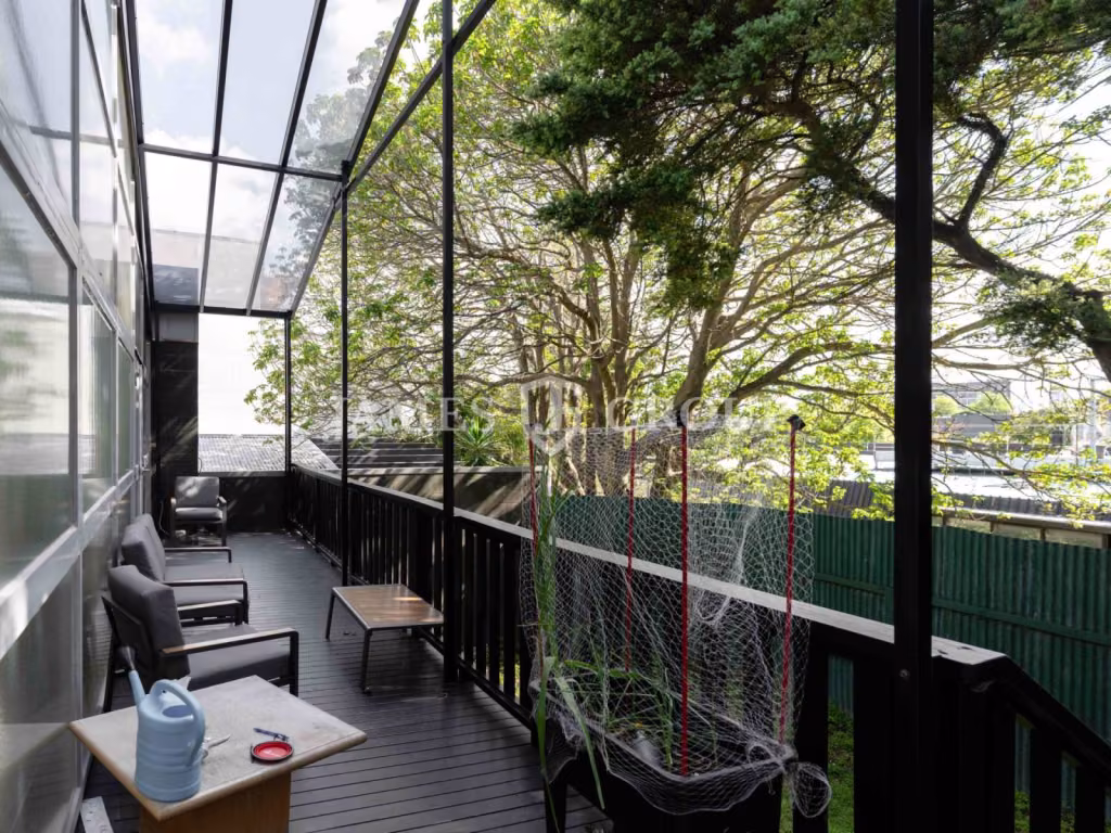 Stunning Eden Terrace Character Office