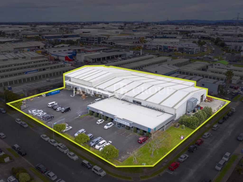 Premium Corner Site Warehouse + Large Secure Yard