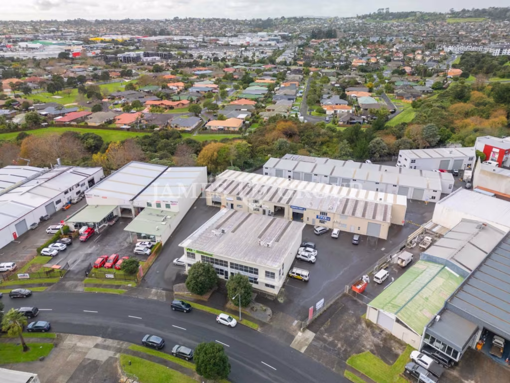 Compact Industrial Unit In Tidy Gated Complex