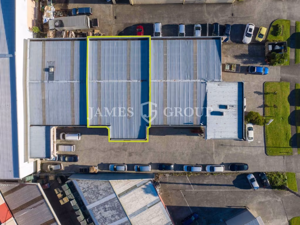 370sqm Industrial Unit – Minimal Office