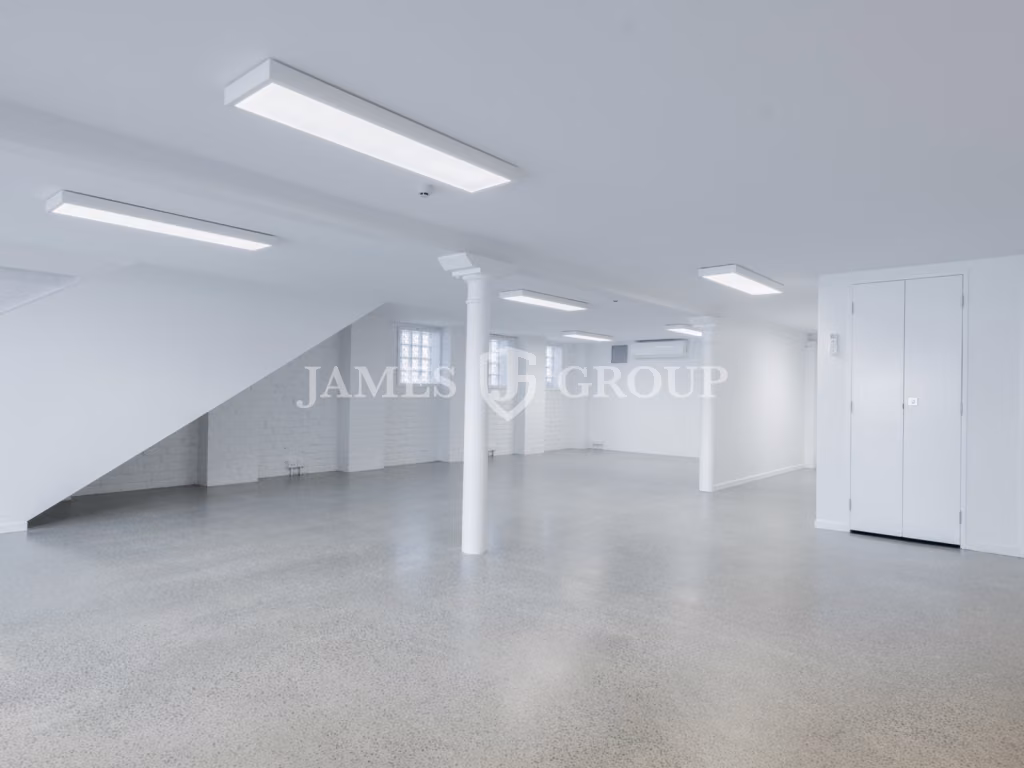 High-stud Office With Prime Exposure