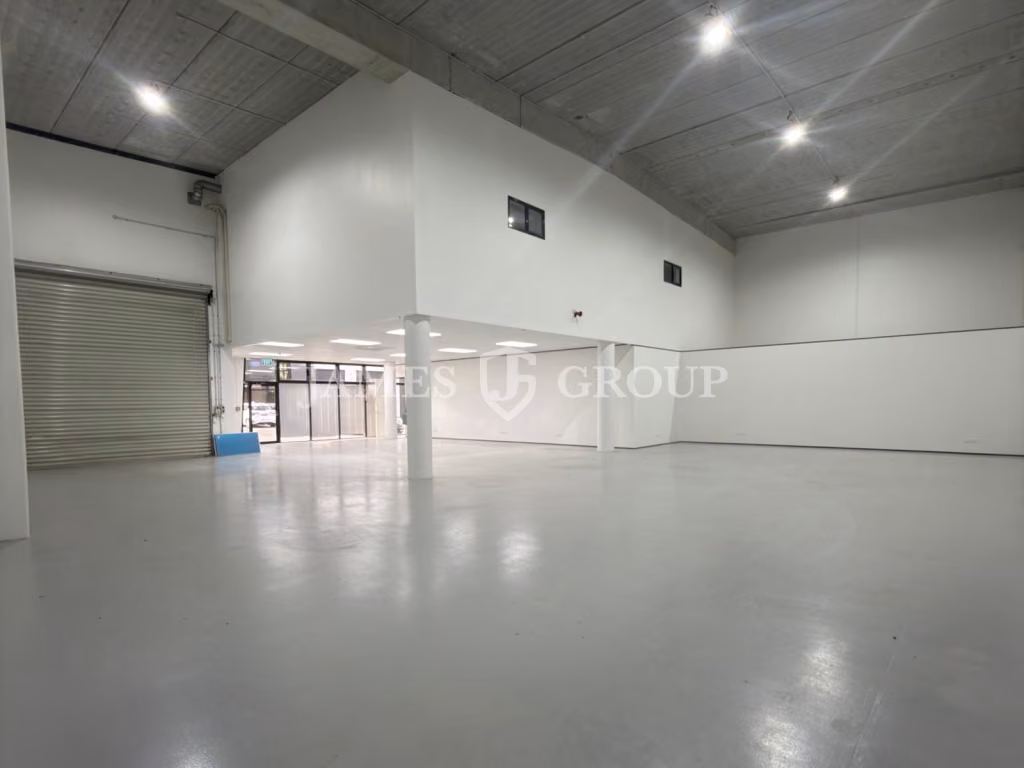 Refurbished & Ready | 590m² Penrose Unit