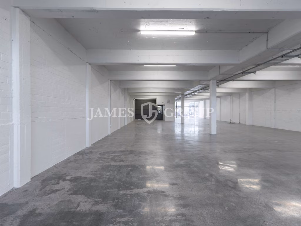 Showroom Excellence – Brand New Refurb